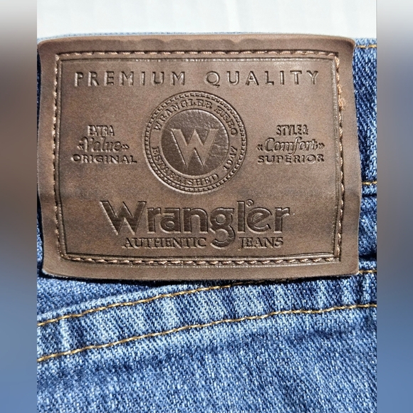 Mens 36 x 30 Wrangler Regular Fit Denim Jeans 5 pocket design - Picture 8 of 12